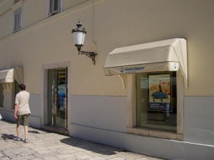 08.06.21 239 Spalato (Split); sede Hypo Bank all'interno del Palazzo di Diocleziano
