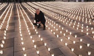21.04.23 Vienna, Stephansplatz; Michael Landau (Caritas) lumini vittime Covid